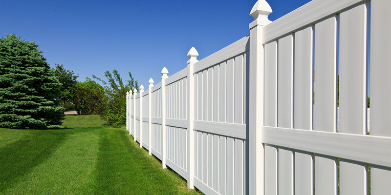 The Top Benefits of Choosing Soft Washing for Fence Washing